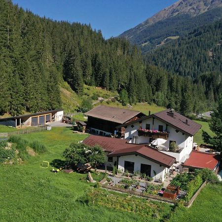 Landhaus St. Hubertus Kaunertal Exterior foto