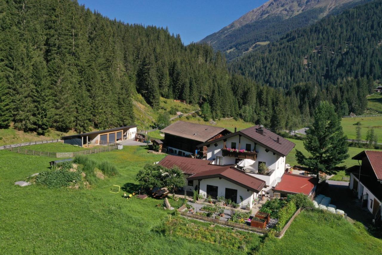 Landhaus St. Hubertus Kaunertal Exterior foto